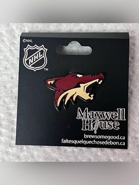 NHL Arizona Coyotes Enamel Pin - Maroon, Cream, Black